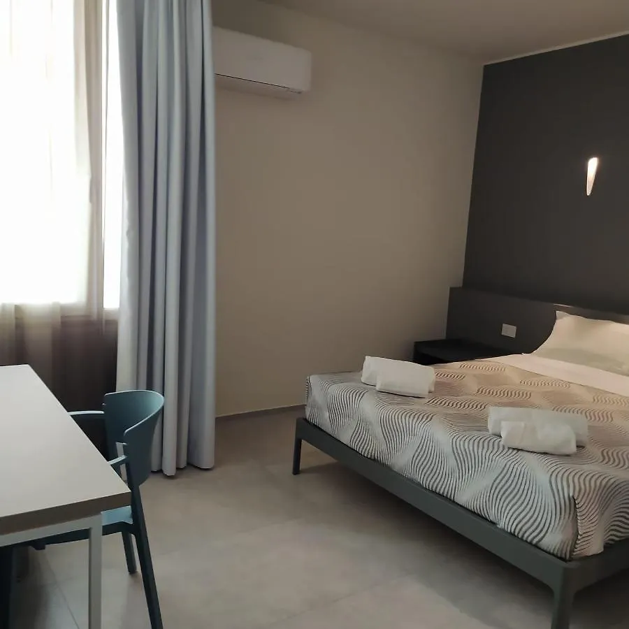Hotel Belvedere Resort كاستيلاّماري ديل غو 4*,